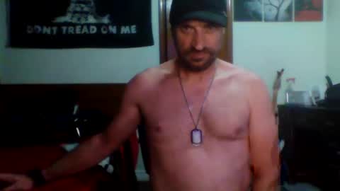 Snapshot of clintwood12 chatting on October 22, 2:56 am chad online show from October 22, 2:56 am