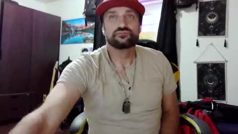 Snapshot of clintwood12 chatting on November 15, 9:32 pm chad online show from November 15, 9:32 pm