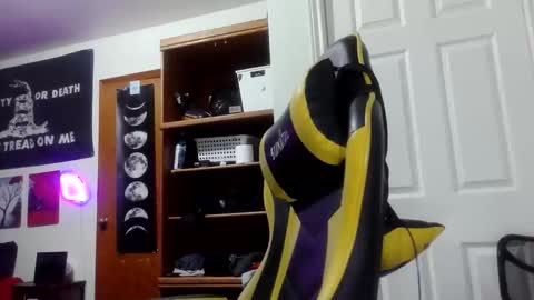 Snapshot of clintwood12 chatting on November 18, 10:14 pm chad online show from November 18, 10:14 pm