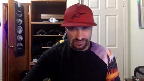 Snapshot of clintwood12 chatting on November 24, 4:56 am chad online show from November 24, 4:56 am