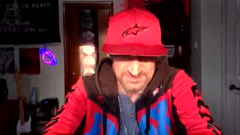 Snapshot of clintwood12 chatting on December 16, 8:25 pm chad online show from December 16, 8:25 pm