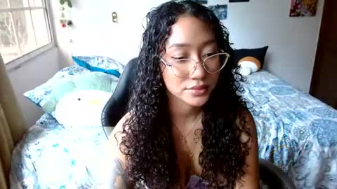 Snapshot of clitia_xx chatting on July 16, 8:37 pm Clitia online show from July 16, 8:37 pm