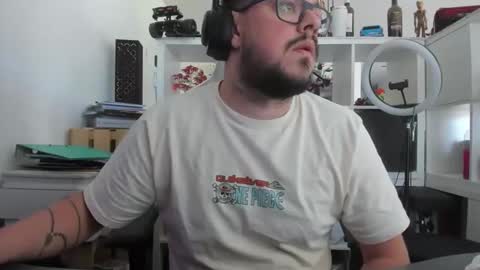 clitlicker1511 online show from May 1, 4:22 pm