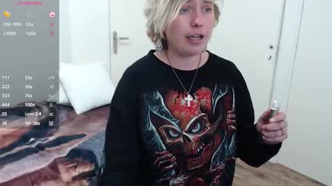 Syl  online show from November 10, 10:20 pm