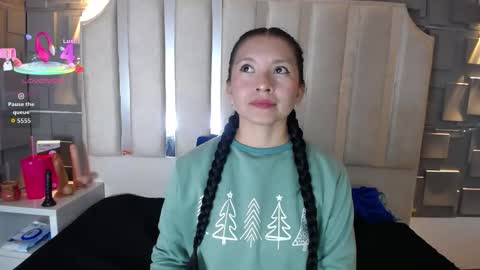 Snapshot of cloe16_ chatting on May 4, 7:10 pm Cloe online show from May 4, 7:10 pm