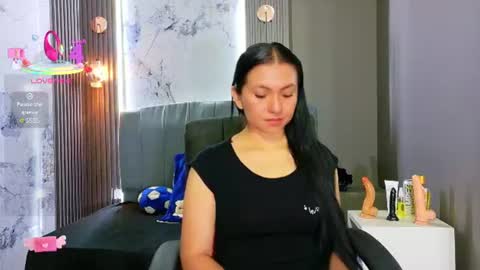 Snapshot of cloe16_ chatting on June 9, 12:50 pm Cloe online show from June 9, 12:50 pm
