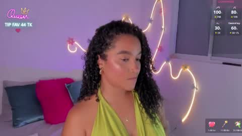 Snapshot of cloe_25 chatting on June 5, 2:18 am cloe_25 online show from June 5, 2:18 am