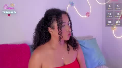 Snapshot of cloe_25 chatting on June 10, 2:12 am cloe_25 online show from June 10, 2:12 am