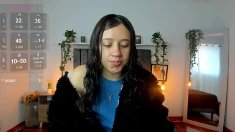 Snapshot of cloe_7 chatting on June 5, 1:17 pm cloe_7 online show from June 5, 1:17 pm