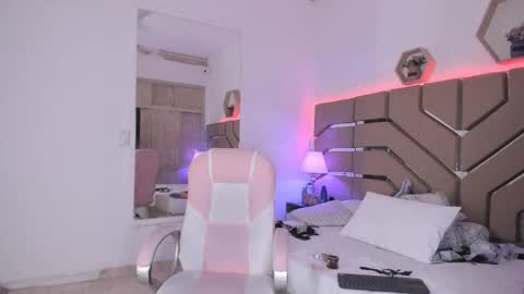 Snapshot of cloe_cifuentes chatting on March 8, 7:42 pm Cloe Online de 600 a 1400 online show from March 8, 7:42 pm