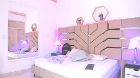 Snapshot of cloe_cifuentes chatting on September 10, 11:32 am Cloe Online de 600 a 1400 online show from September 10, 11:32 am