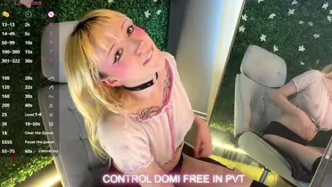 Snapshot of cloe_five chatting on September 18, 5:59 pm CLOE online show from September 18, 5:59 pm