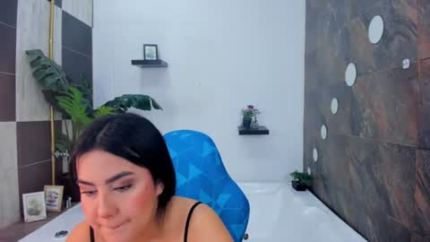 Snapshot of cloe_hanson chatting on July 30, 10:47 am CLOE online show from July 30, 10:47 am