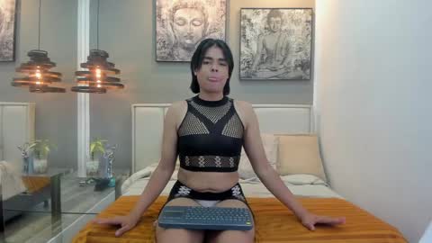 Cloe Mylo online show from May 31, 3:15 am