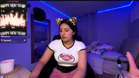 Snapshot of cloe_small08 chatting on October 24, 2:30 am cloe small online show from October 24, 2:30 am