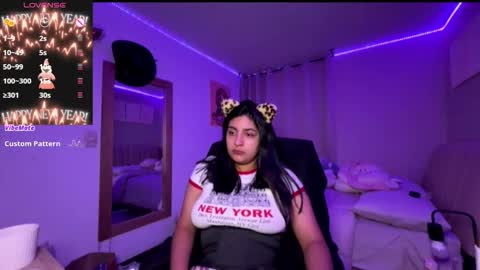 Snapshot of cloe_small08 chatting on October 28, 1:20 am cloe small online show from October 28, 1:20 am