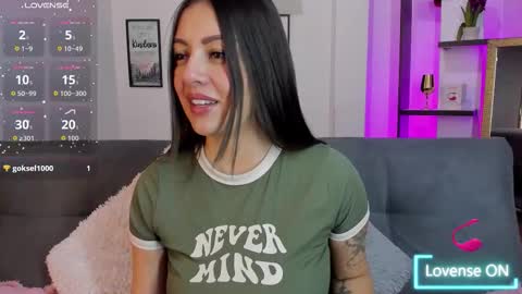 Snapshot of cloee_dss chatting on December 17, 8:59 pm cloee_dss online show from December 17, 8:59 pm