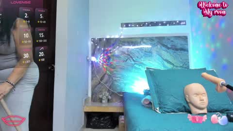 Snapshot of cloee_rabbyt chatting on January 11, 11:23 am CLOE online show from January 11, 11:23 am