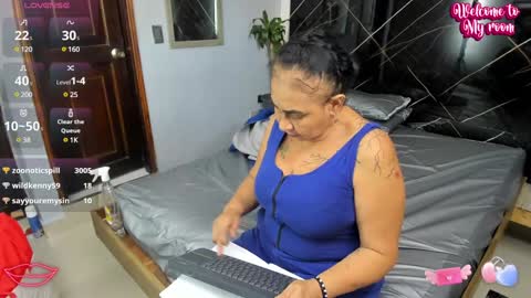 Snapshot of cloee_rabbyt chatting on January 12, 5:54 pm CLOE online show from January 12, 5:54 pm