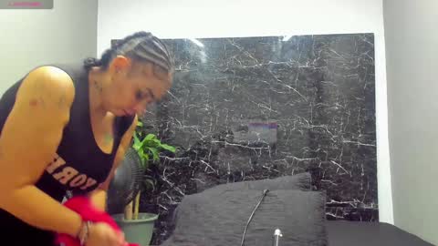 Snapshot of cloee_rabbyt chatting on February 4, 11:27 am CLOE online show from February 4, 11:27 am