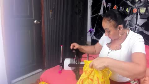 Snapshot of cloee_rabbyt chatting on November 2, 11:23 am CLOE online show from November 2, 11:23 am