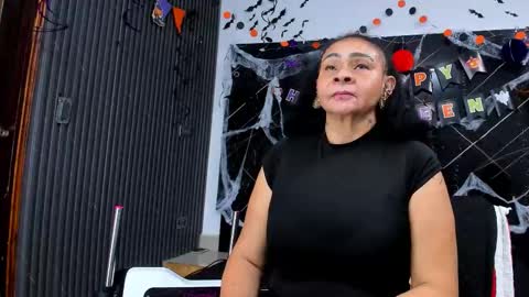 Snapshot of cloee_rabbyt chatting on November 4, 11:20 am CLOE online show from November 4, 11:20 am