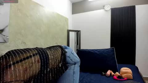 Snapshot of cloee_rabbyt chatting on November 24, 11:21 am CLOE online show from November 24, 11:21 am