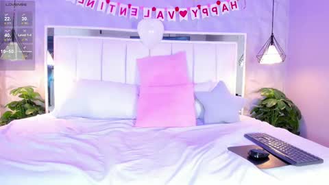 Snapshot of cloeharp chatting on February 13, 2:42 pm Cloe Harp online show from February 13, 2:42 pm