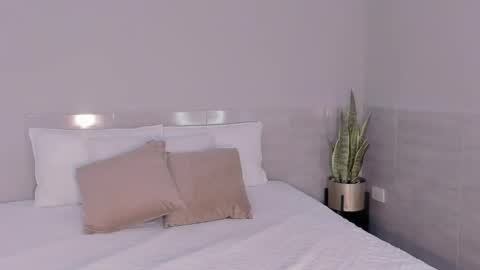 Snapshot of cloehsmiith chatting on November 5, 11:10 am Chloe Smith online show from November 5, 11:10 am