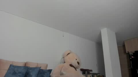 Snapshot of cloekatz_ chatting on May 10, 3:06 pm Cloe Katz online show from May 10, 3:06 pm