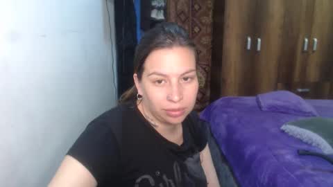 Snapshot of cloepregnant25 chatting on March 21, 1:21 am cloepregnant25 online show from March 21, 1:21 am