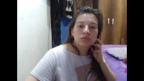 Snapshot of cloepregnant25 chatting on March 30, 12:55 am cloepregnant25 online show from March 30, 12:55 am