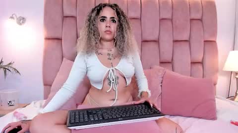 Cloe  online show from February 26, 5:45 pm