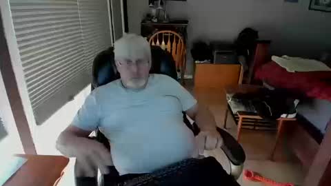 Snapshot of cloudalert62 chatting on October 13, 10:10 pm cloudalert62 online show from October 13, 10:10 pm