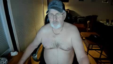 Snapshot of cloudalert62 chatting on December 1, 3:55 am cloudalert62 online show from December 1, 3:55 am