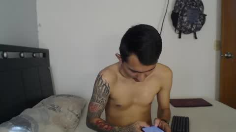 Snapshot of cloudpink777 chatting on July 24, 8:40 pm alejandro ruiz online show from July 24, 8:40 pm