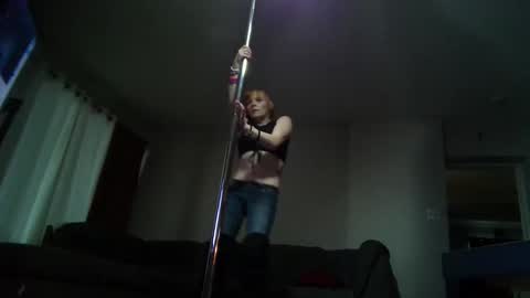 Snapshot of cloudybffs chatting on November 28, 1:25 pm Me and Her online show from November 28, 1:25 pm