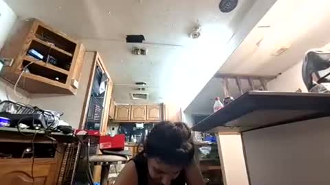 Snapshot of cloudybxtch69 chatting on February 10, 1:21 am cloudybxtch69 online show from February 10, 1:21 am