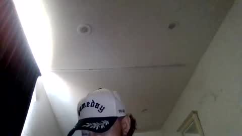 Snapshot of cloudyydayzz chatting on May 7, 10:48 pm tallhungandcloudy online show from May 7, 10:48 pm