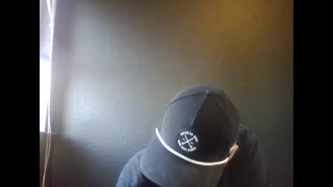 Snapshot of cloudyydayzz chatting on May 10, 1:55 am tallhungandcloudy online show from May 10, 1:55 am