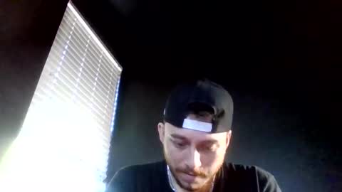 Snapshot of cloudyydayzz chatting on May 11, 1:22 am tallhungandcloudy online show from May 11, 1:22 am