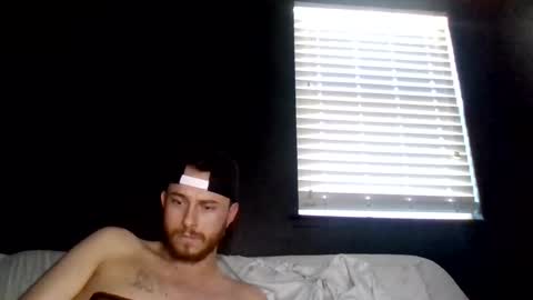 Snapshot of cloudyydayzz chatting on June 14, 6:32 pm tallhungandcloudy online show from June 14, 6:32 pm