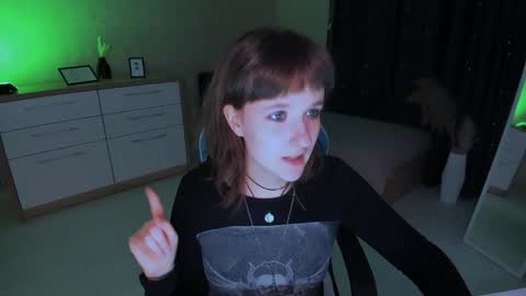  Clover  follow me  online show from December 12, 2:55 pm