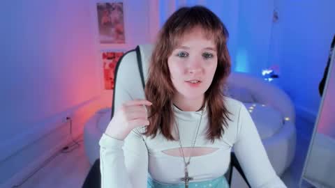  Clover  follow me  online show from March 4, 9:51 am