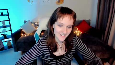  Clover  follow me  online show from March 9, 8:52 pm