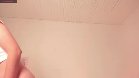 Chloe  online show from November 11, 2:00 am