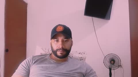 Snapshot of cloverblack18 chatting on January 16, 7:56 am erick online show from January 16, 7:56 am