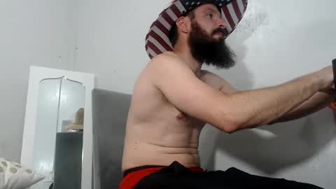 Snapshot of clubb86 chatting on May 25, 6:47 pm Maxxdieselx69 online show from May 25, 6:47 pm