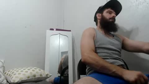 Snapshot of clubb86 chatting on June 13, 10:35 am Maxxdieselx69 online show from June 13, 10:35 am