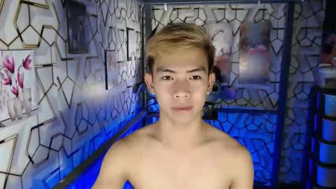 clyde_twinkx online show from December 1, 6:02 pm